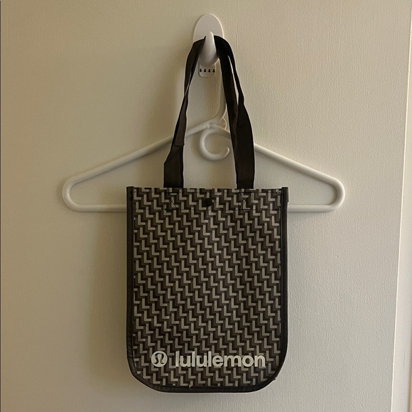 Lululemon Red, Black, and Gray Bags - Picture 15 of 17